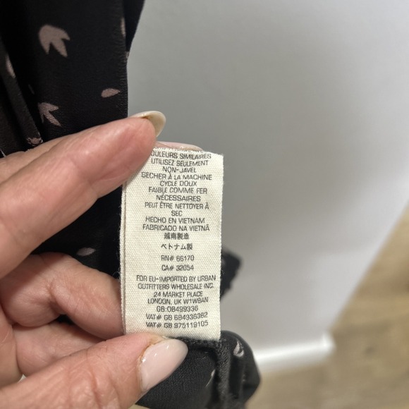 Free People pink and black sleeveless blouse with accent‎ neck ribbon Size S - Picture 7 of 8